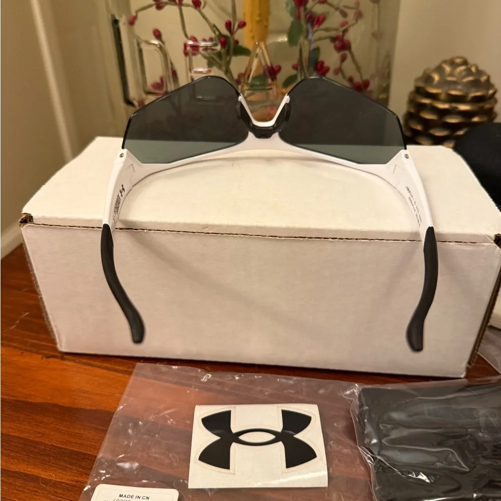 UNDER ARMOUR PLAYMAKER Sunglasses With Case